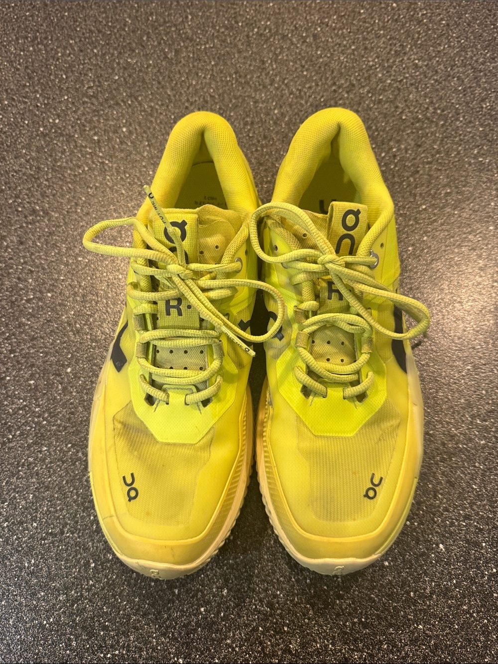 On Running Men's Neon Yellow On The Roger Pro 2 Clay tennis shoes - size 10